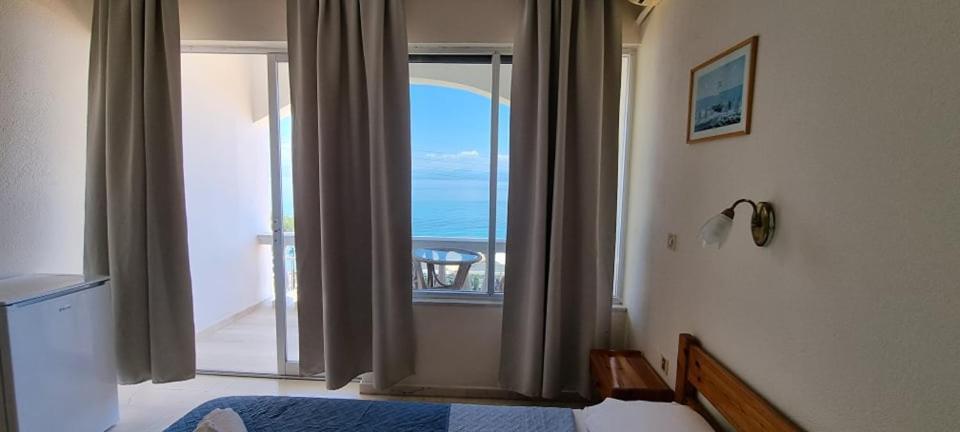 Ionian Mare Aparthotel Agios Ioannis Peristeron  Exterior photo